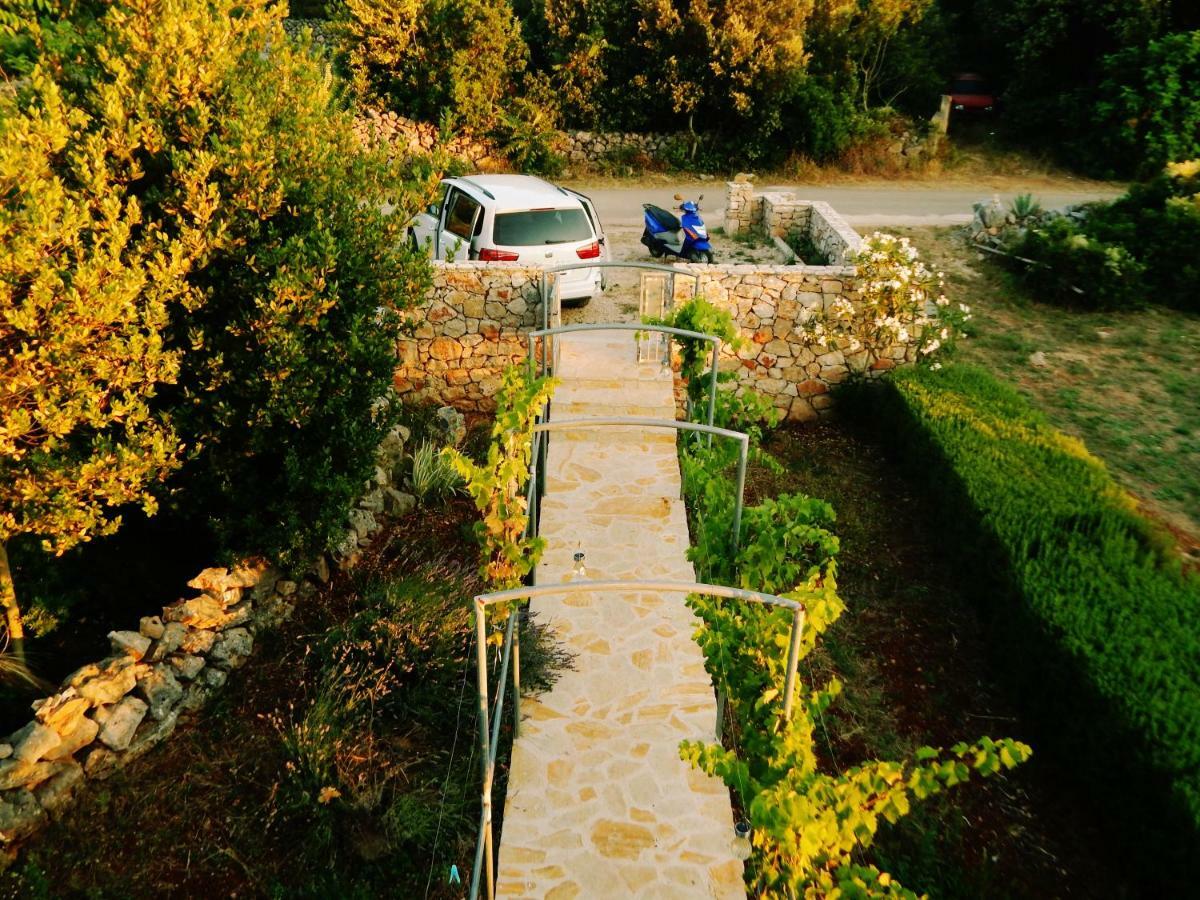 Cozy House In Old Stone Village Hvar Island Holiday home